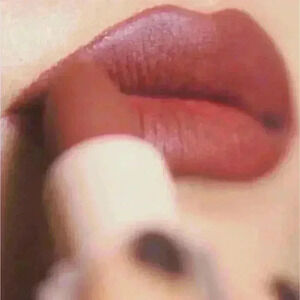 Nwob KKW 90’s Vogue Matte Lipstick